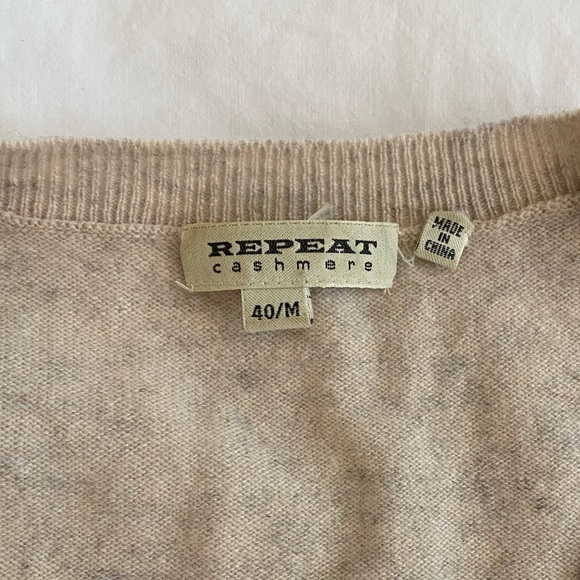 Repeat cashmere v-neck sweater - Picture 2 of 2